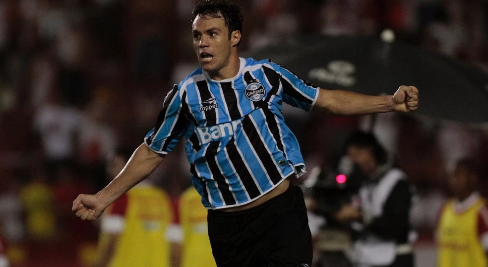 Justiça decreta prisão de Kleber Gladiador, ex-Grêmio, por falta de pagamento de pensão alimentícia