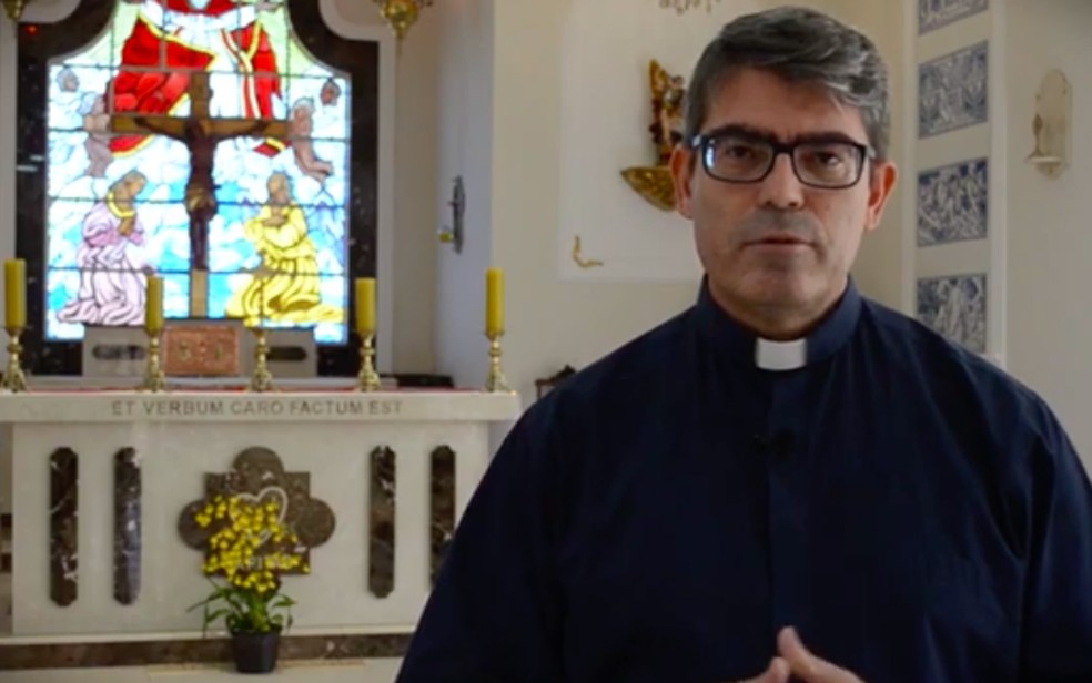 Entenda por que padres da Igreja Católica não podem namorar nem casar