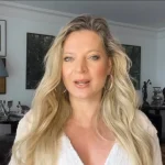 Joice Hasselmann ironiza situação de Carla Zambelli com brinde nas redes sociais