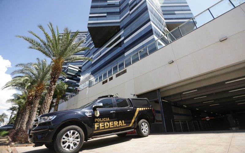 PF deflagra Operação Galho Fraco e investiga desvio de cotas parlamentares envolvendo deputado Carlos Jordy
