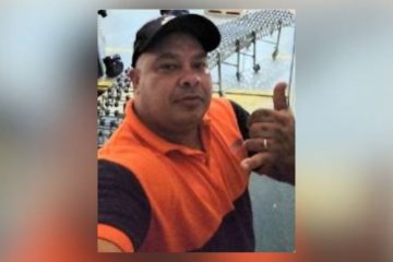Acidente fatal em Novo Hamburgo: motociclista morre ao sofrer mal súbito e colidir com árvore.