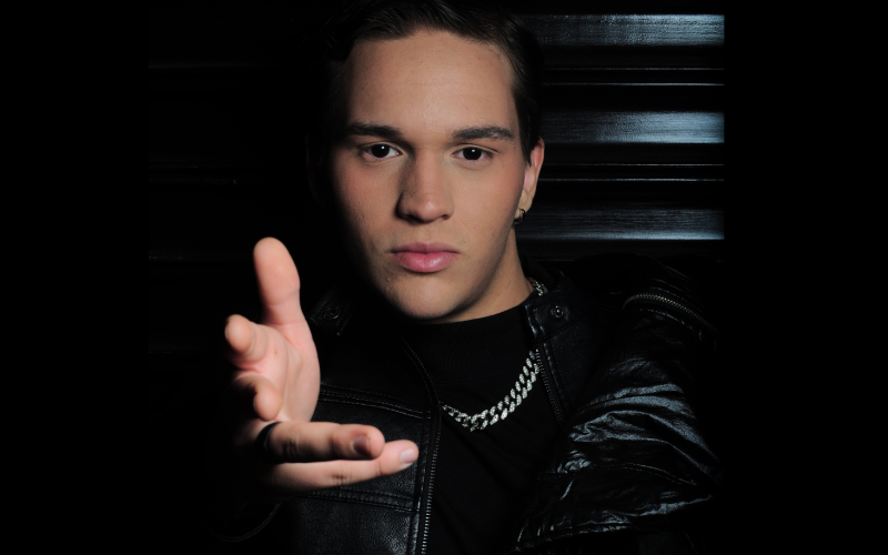 Pedro Vitor aposta no pop rock com lançamento do EP “Sabe” gravado no estúdio Midas