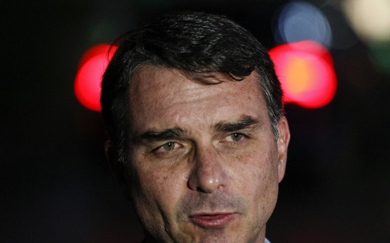 Presidente do PL descarta retirar Flávio da corrida eleitoral