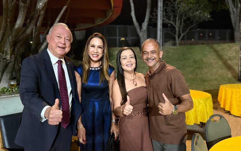 Elinaldo reúne prefeitos e lideranças baianas com Coronel e João Roma em Brasília