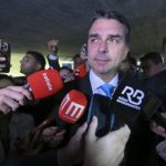 Flávio Bolsonaro registra recorde de desaprovação em levantamento histórico