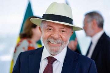 Apoio ao governo Lula ultrapassa rejeição pela primeira vez em quatro meses, revela estudo