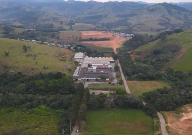 Família Shih espera pela desocupação de imóvel industrial adquirido em Cambuí
