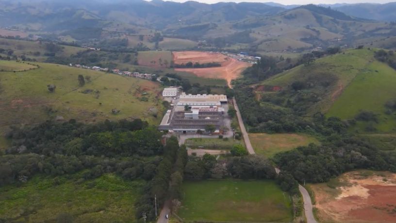 Família Shih espera pela desocupação de imóvel industrial adquirido em Cambuí