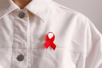 Brasil registra aumento de 20% nos casos de HIV, em contraste com a queda global de 43%