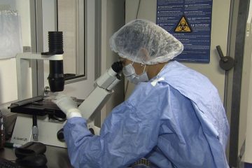 Cientistas alcançam avanço inédito ao tratar 13 pacientes com HIV
