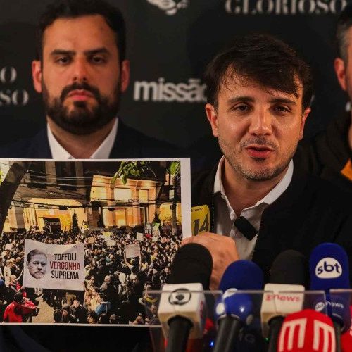 A polêmica punição de Renan Santos nas redes sociais: entenda as normas do TSE e as controvérsias em torno da decisão de Toffoli
