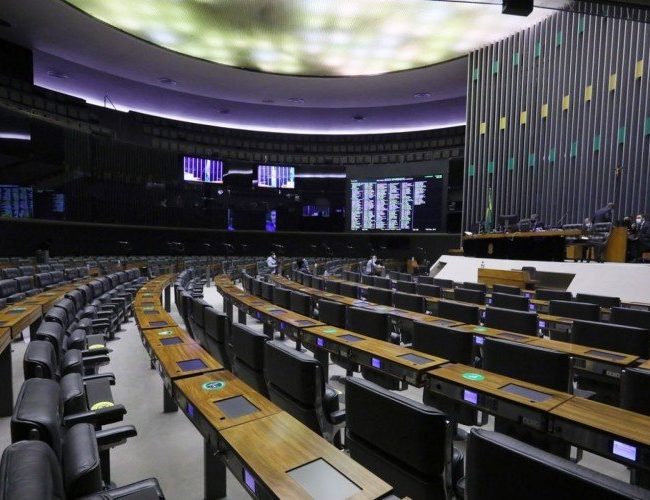 Quantas vagas para deputado federal são disputadas nas Eleições 2026? Veja número de cadeiras por estado